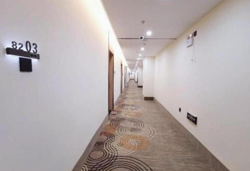 Отель Greentree Inn Express Jiangsu Taizhou North High Speed Railway Station