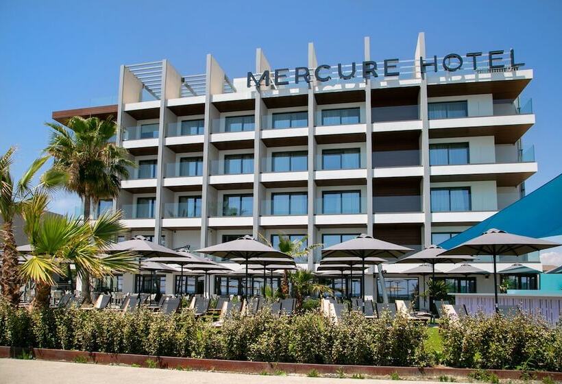 هتل Mercure Larnaca Beach Resort