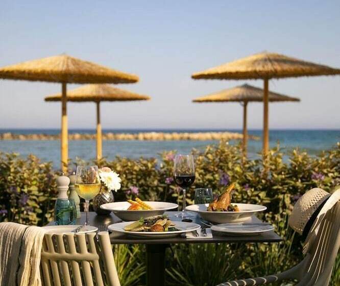 هتل Mercure Larnaca Beach Resort