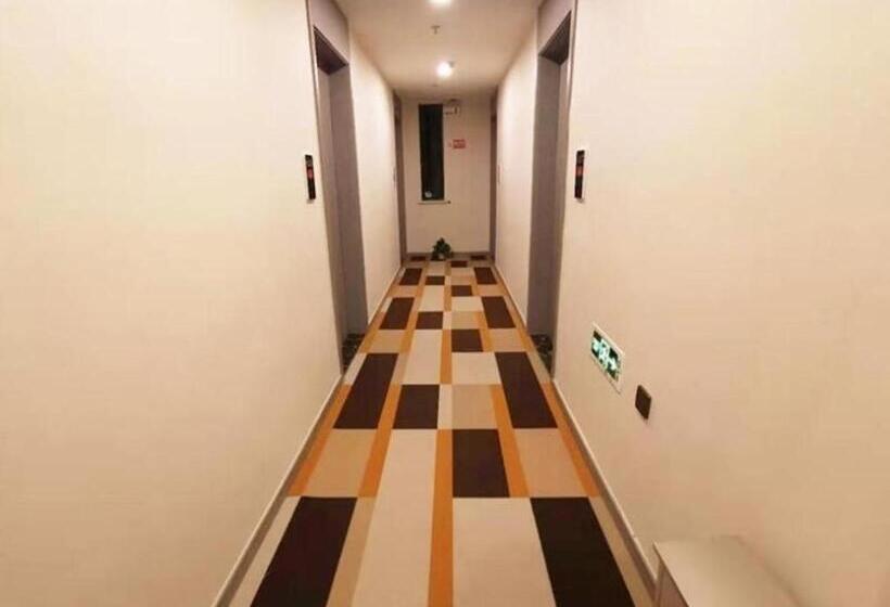 Shell Hotel Shanghai Jinshan Wanda Plaza