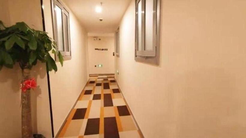 Shell Hotel Shanghai Jinshan Wanda Plaza