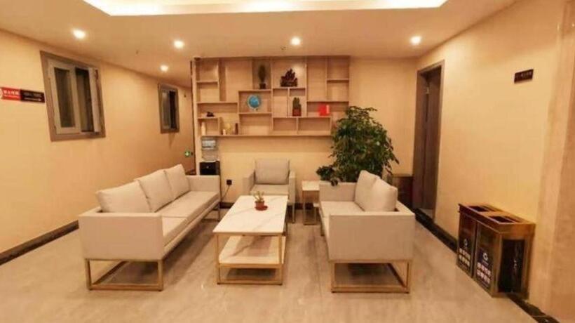 Shell Hotel Shanghai Jinshan Wanda Plaza