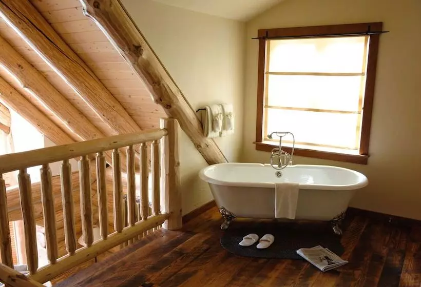 Snow Creek Cabins By Fernie Lodging Co