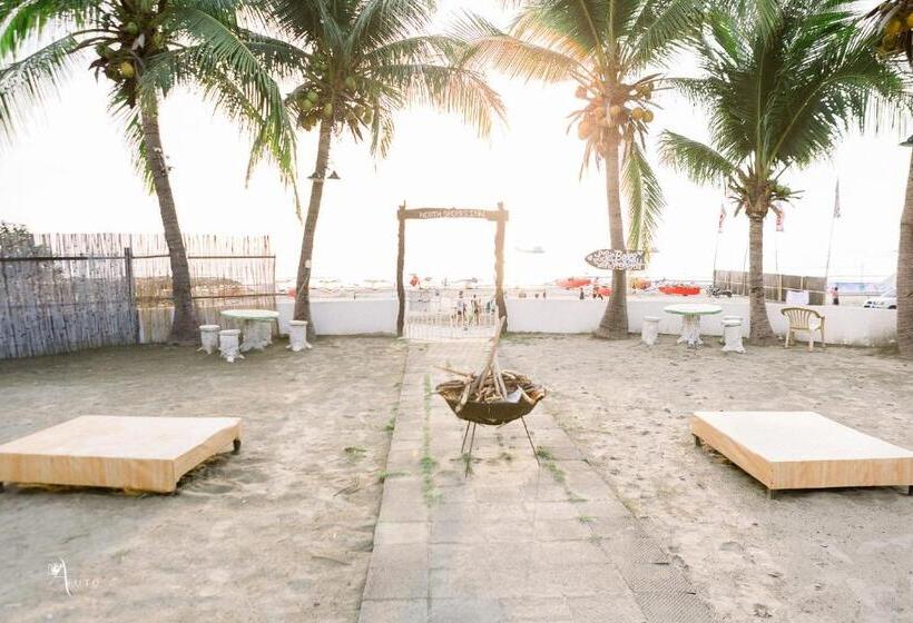 הוסטל North Shores Inn