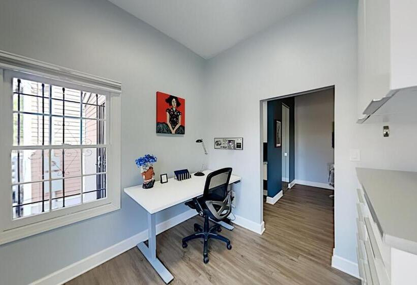 ホテル Blair Street Cottage