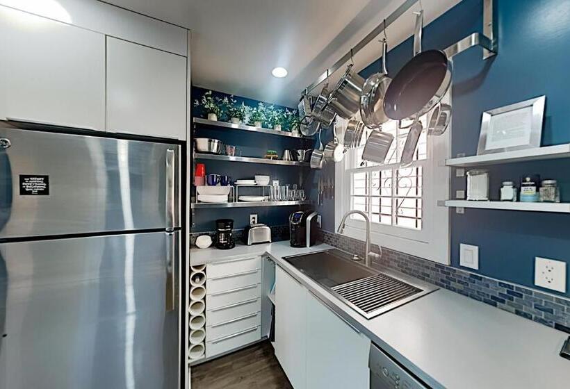 ホテル Blair Street Cottage