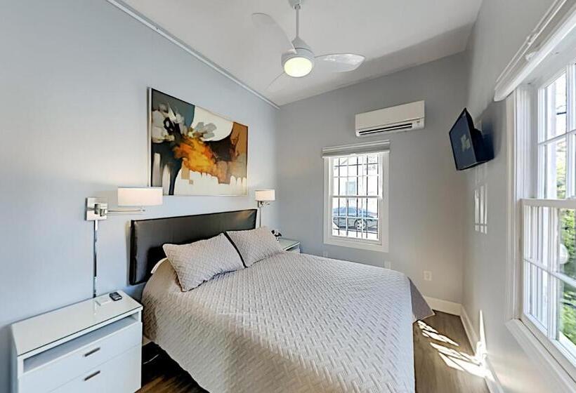 ホテル Blair Street Cottage