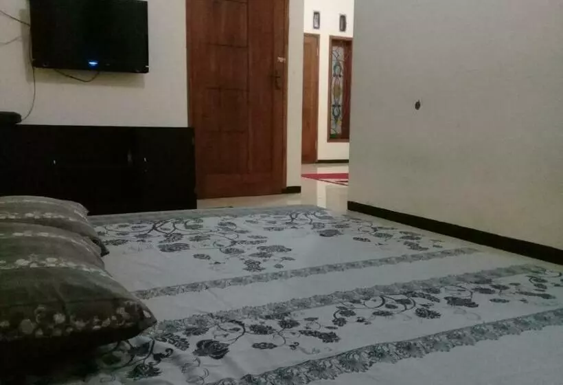 Alberg Azalea Homestay