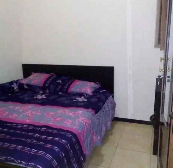 Alberg Azalea Homestay