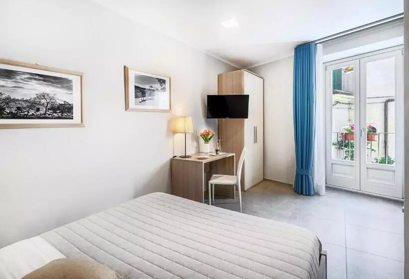 تختخواب و صبحانه Via Barocca