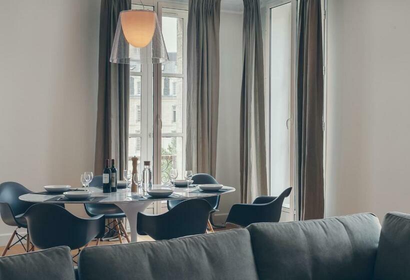 住宿加早餐  Appartement T4 Cours De L Intendance