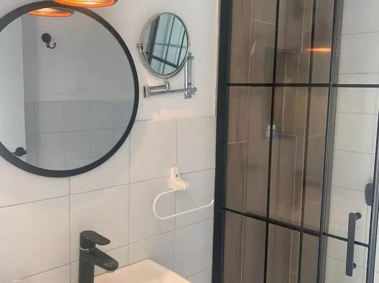 تختخواب و صبحانه Arden S House