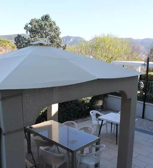 تختخواب و صبحانه Casa Riva