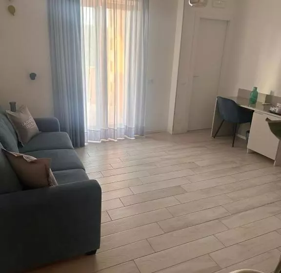 تختخواب و صبحانه La Corte Del Sole