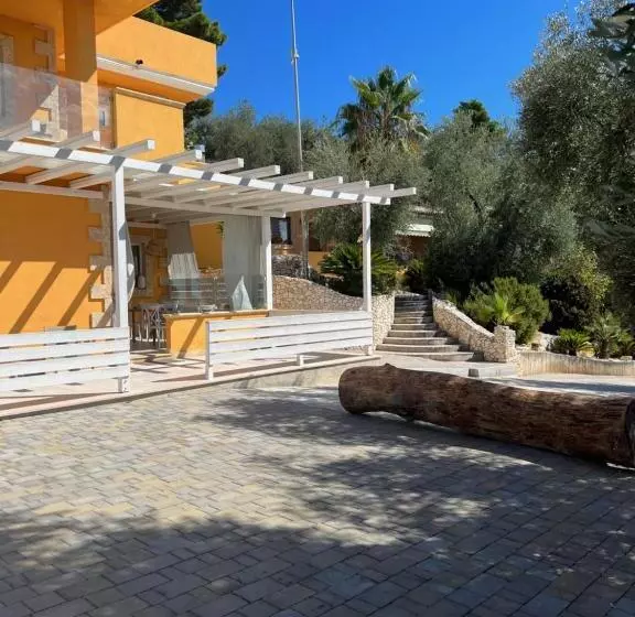 تختخواب و صبحانه La Corte Del Sole