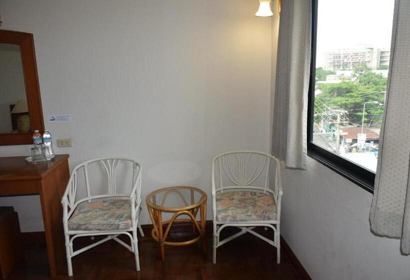 هتل Puangpen Villa