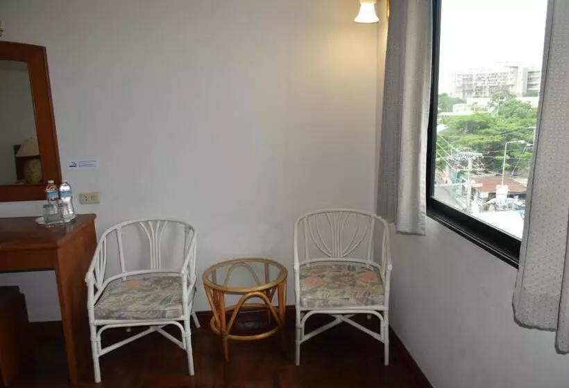 هتل Puangpen Villa