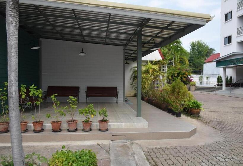 هتل Puangpen Villa