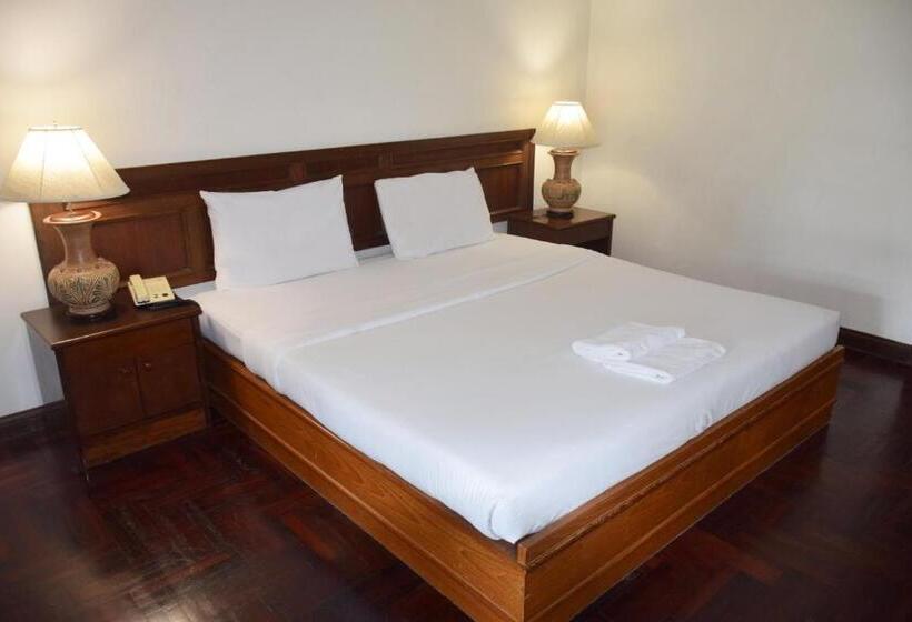 هتل Puangpen Villa