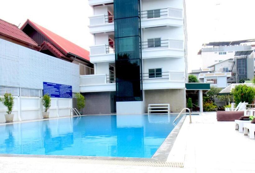 هتل Puangpen Villa