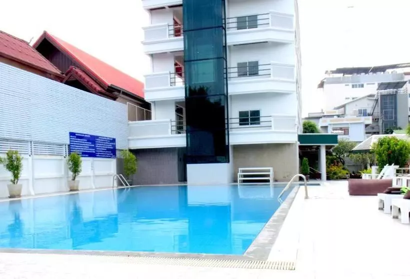 هتل Puangpen Villa