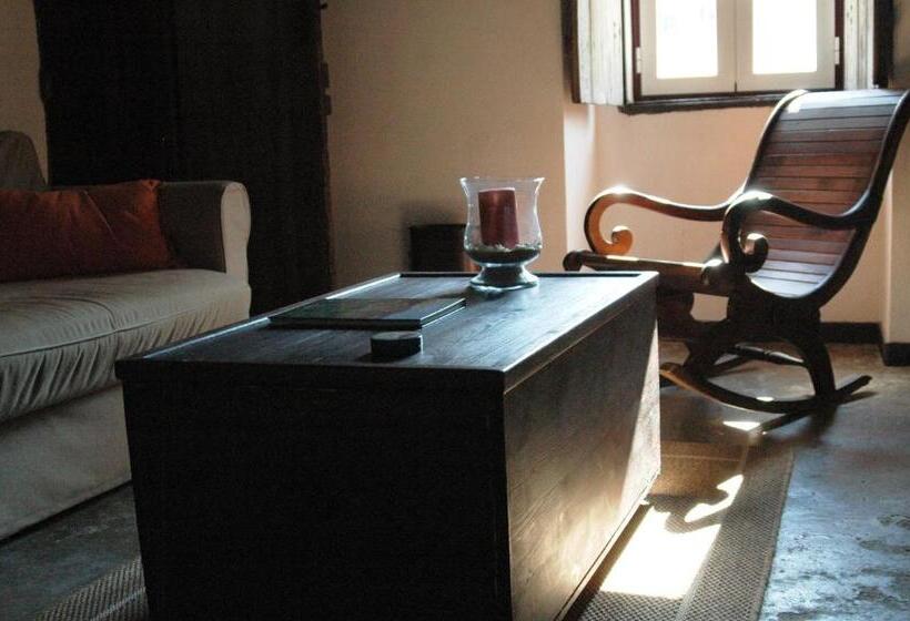 هتل Quinta Do Vaqueirinho Agro Turismo