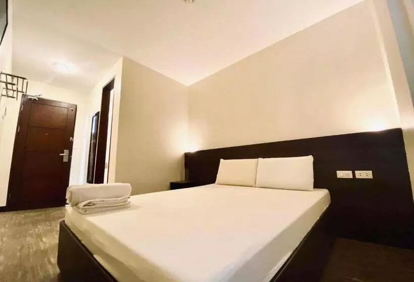 ホテル Traveler S Inn Bajada