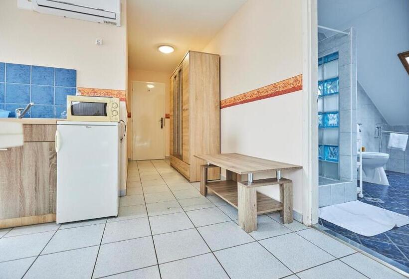 پانسیون Ada Apartmanház