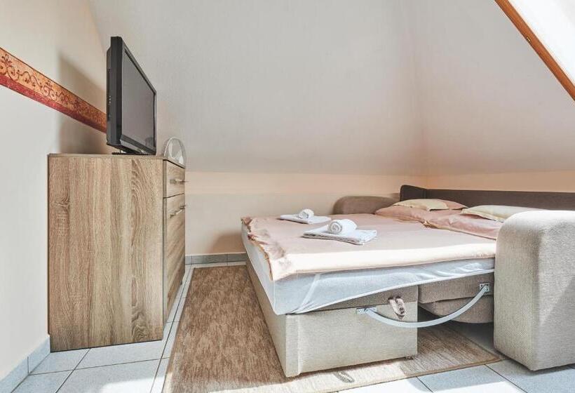 پانسیون Ada Apartmanház