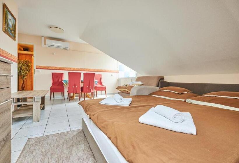 پانسیون Ada Apartmanház