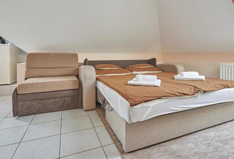 پانسیون Ada Apartmanház