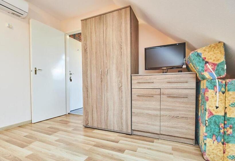 پانسیون Ada Apartmanház