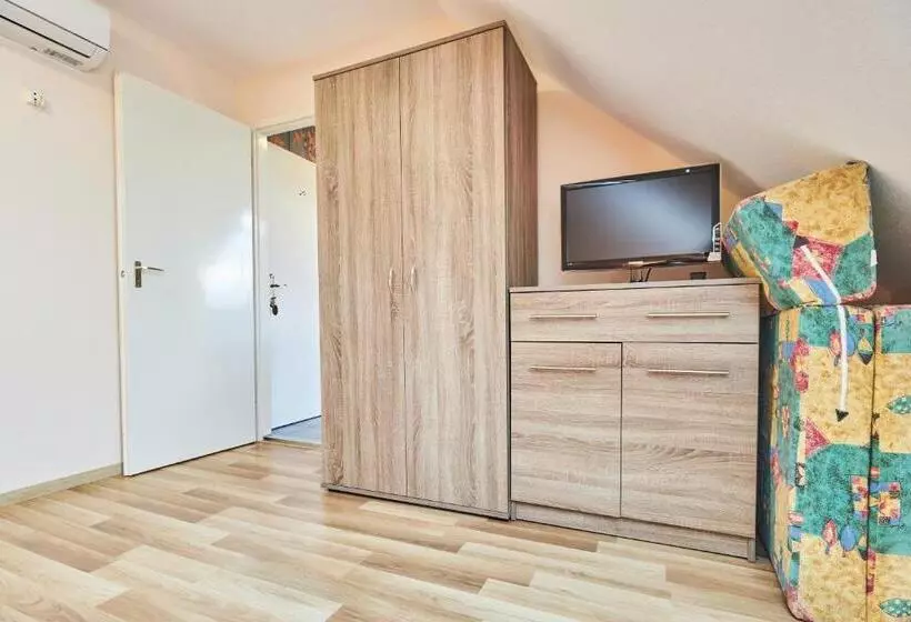 Majatalo Ada Apartmanház