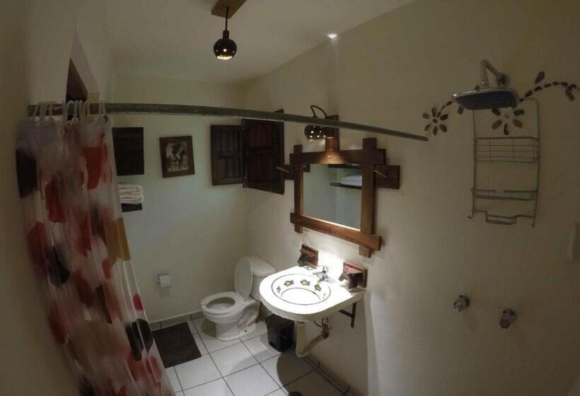 פנסיון Casa Aditi