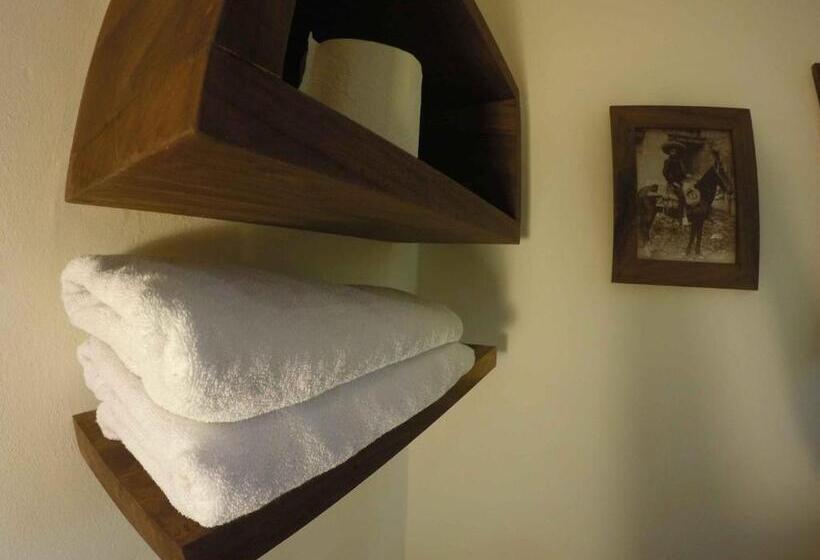 פנסיון Casa Aditi