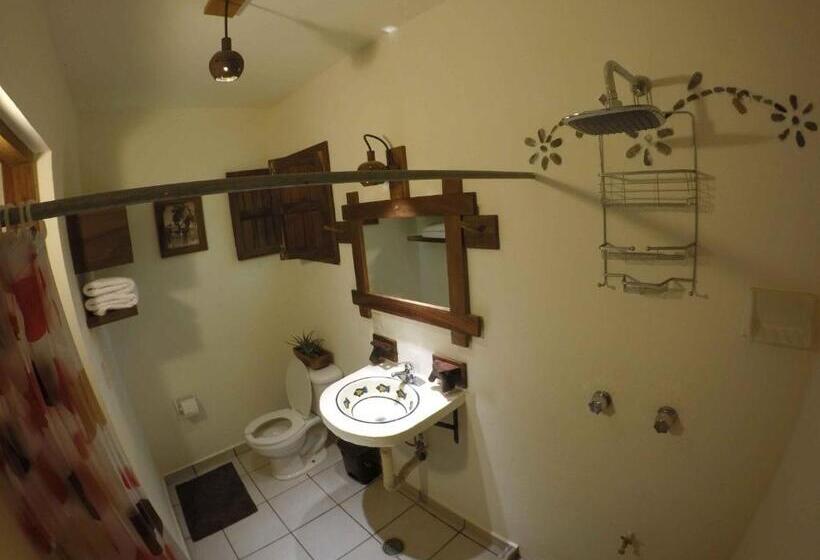 פנסיון Casa Aditi