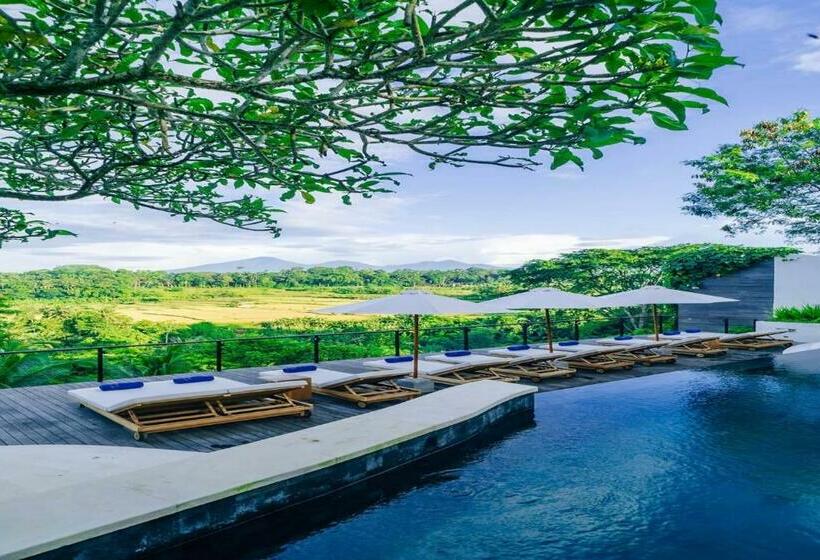 渡假胜地  Uma Kalai