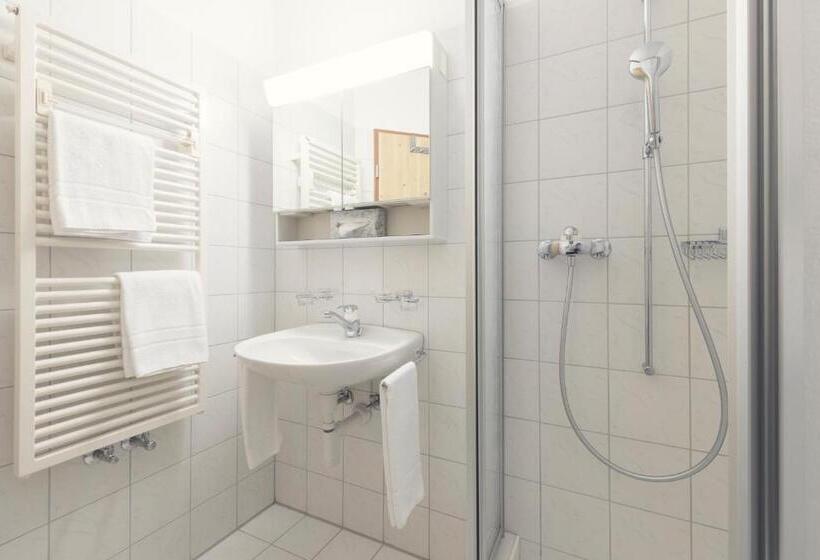 Hostel Berghaus Diavolezza