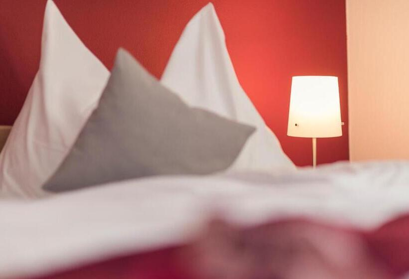 Hostel Berghaus Diavolezza