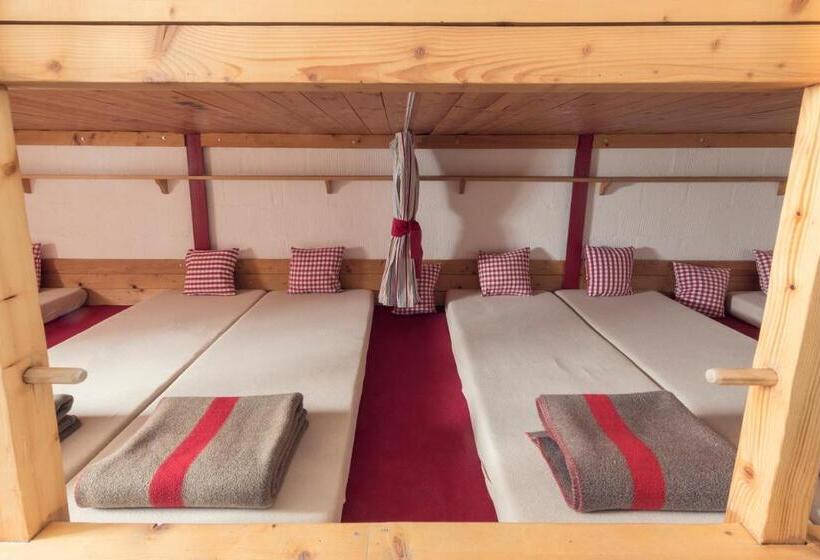 Hostel Berghaus Diavolezza