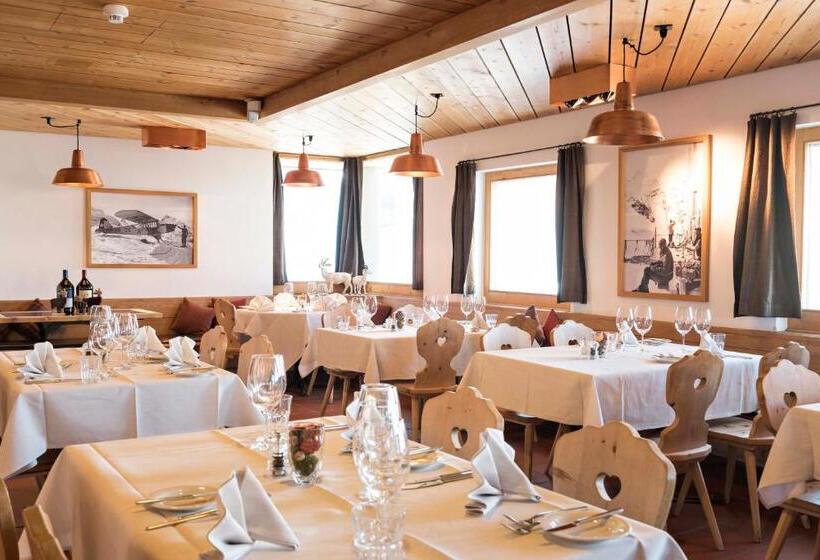 Hostel Berghaus Diavolezza