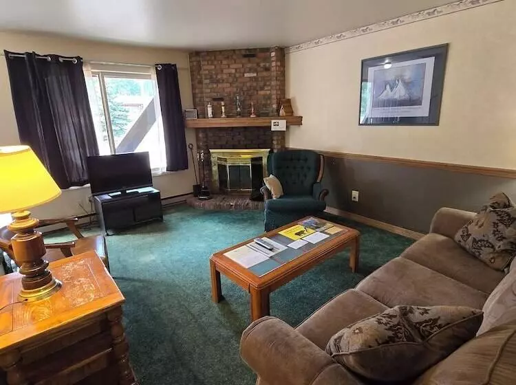 Chateau Rouge Condominiums