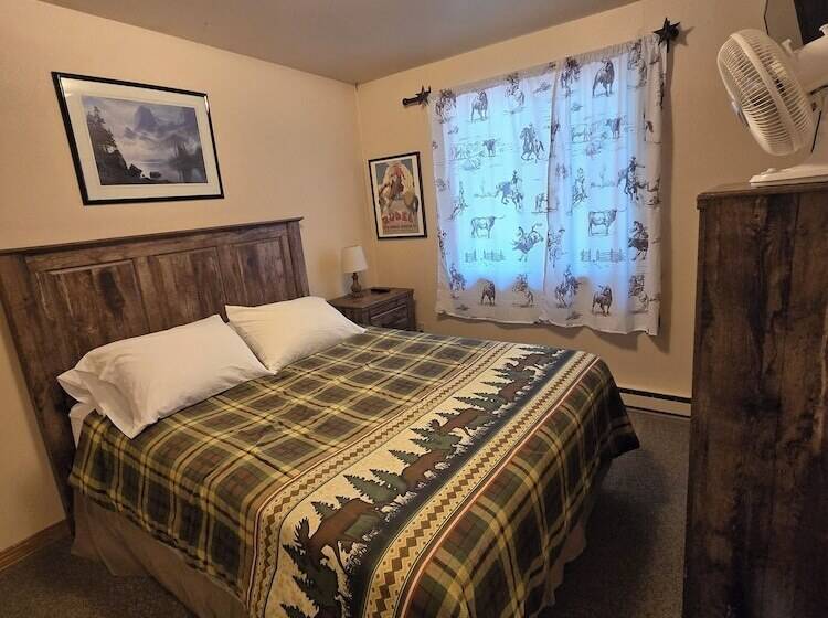 Chateau Rouge Condominiums