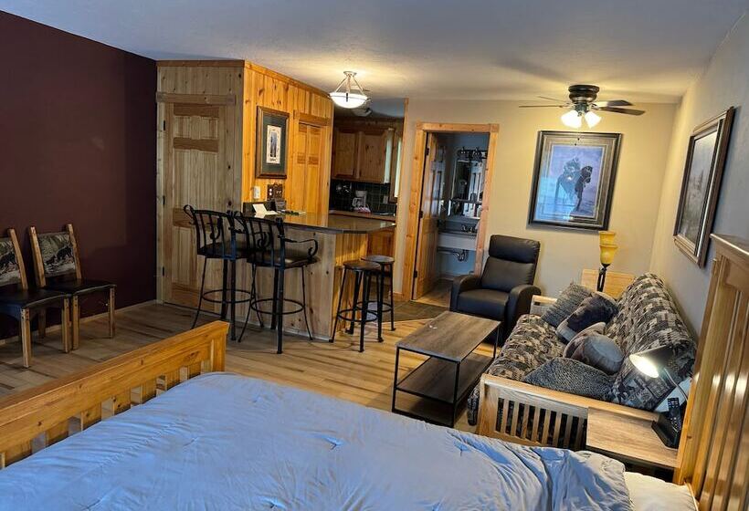 Chateau Rouge Condominiums