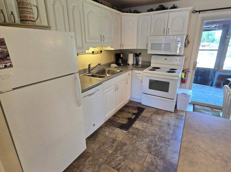 Chateau Rouge Condominiums