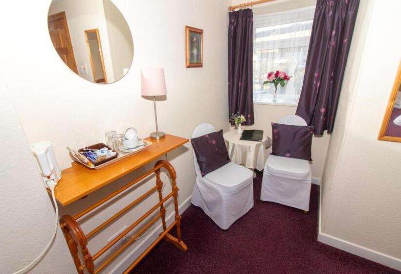 Otel Auld Cross Keys Inn