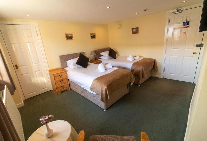 Otel Auld Cross Keys Inn