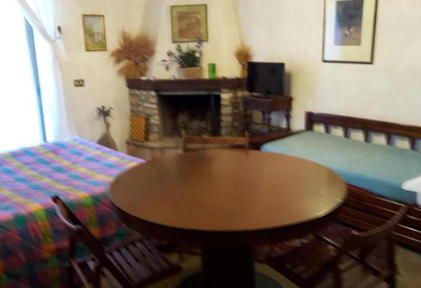 בית מלון כפרי Casa Vacanze Le Corone