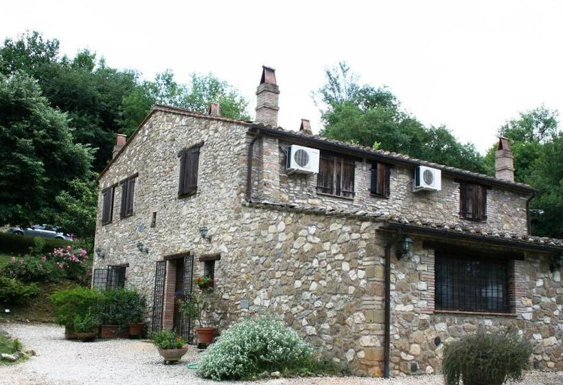 בית מלון כפרי Casa Vacanze Le Corone