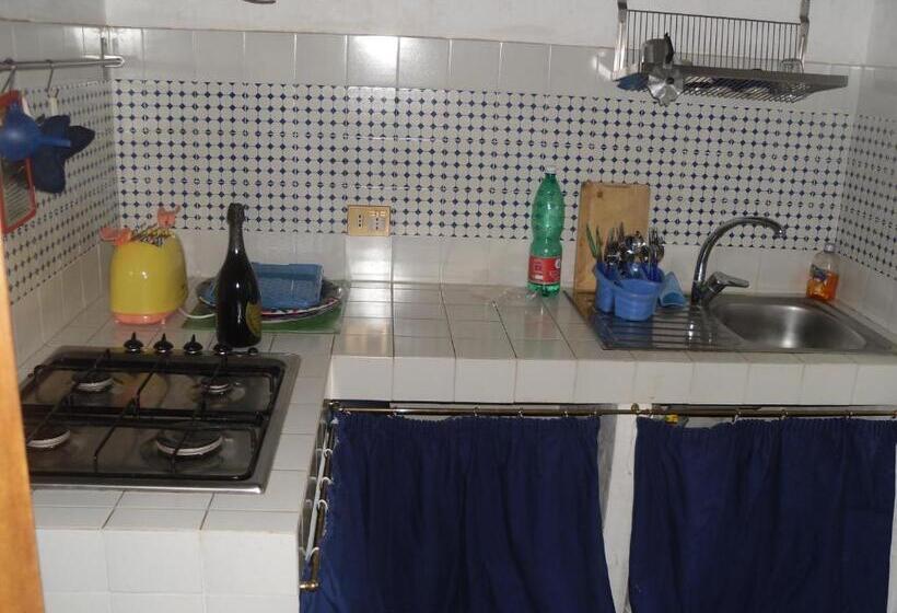 בית מלון כפרי Casa Vacanze Le Corone